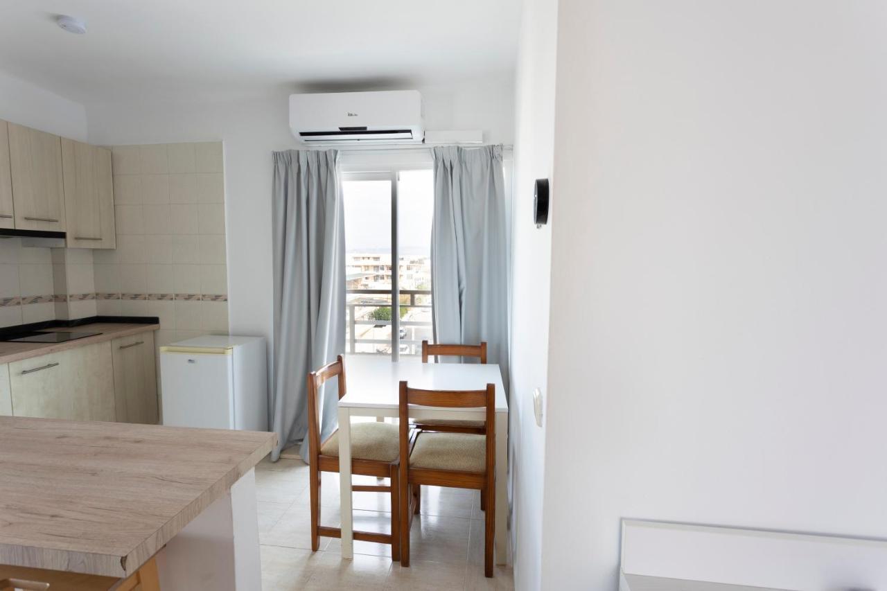 Hotel Raxa Плая де Палма Екстериор снимка